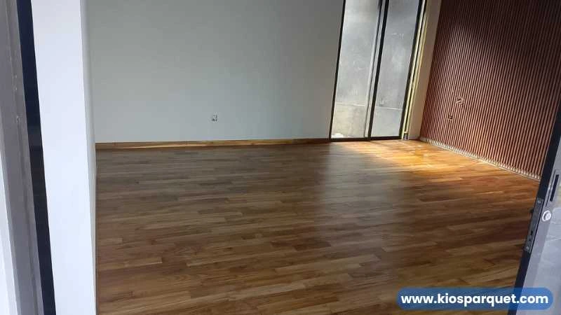 kekurangan lantai kayu jati