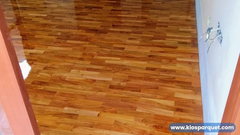 lantai kayu solid
