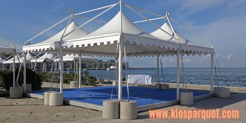 Konsep Dekorasi Café Outdoor - gunakan atap canopy