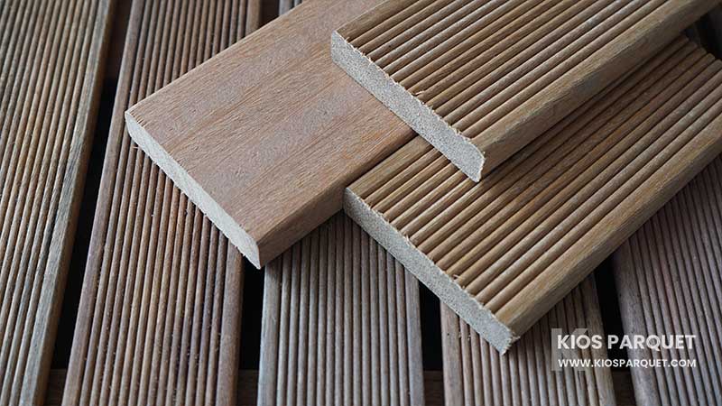 deckingg kayu outdoor terpasang